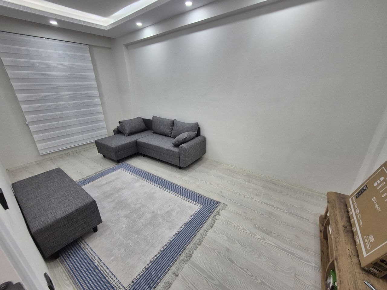 CUMHURİYET CADDESINDE 1+1 SIFIR ESYALI GÜNEY CEPHE APART DAİRW